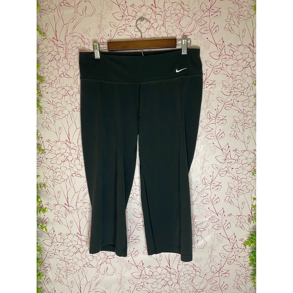 Nike yoga wide leg capris size medium